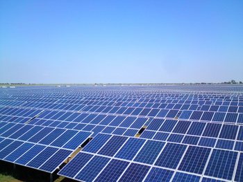 Napelem park, napelem rendszer, napenergia, megújuló energia